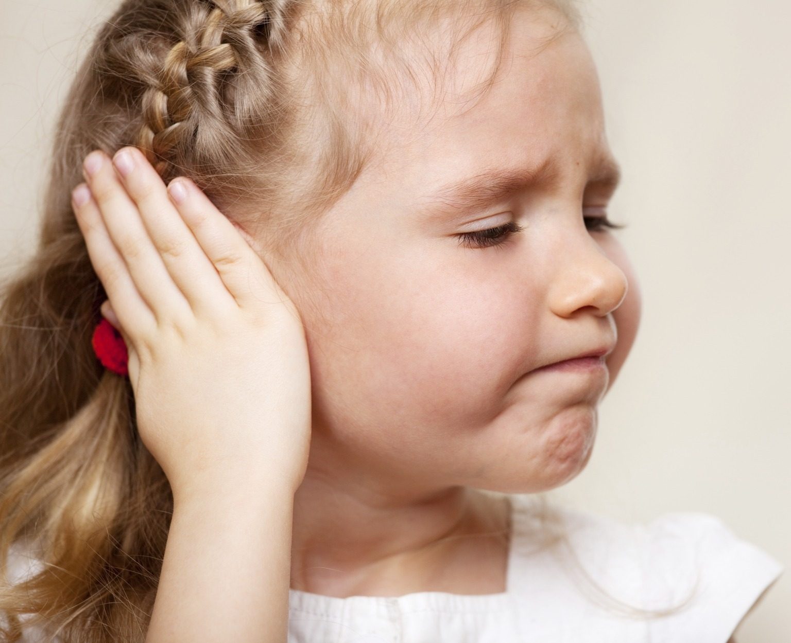 Enfant a mal à l'oreille - otite
