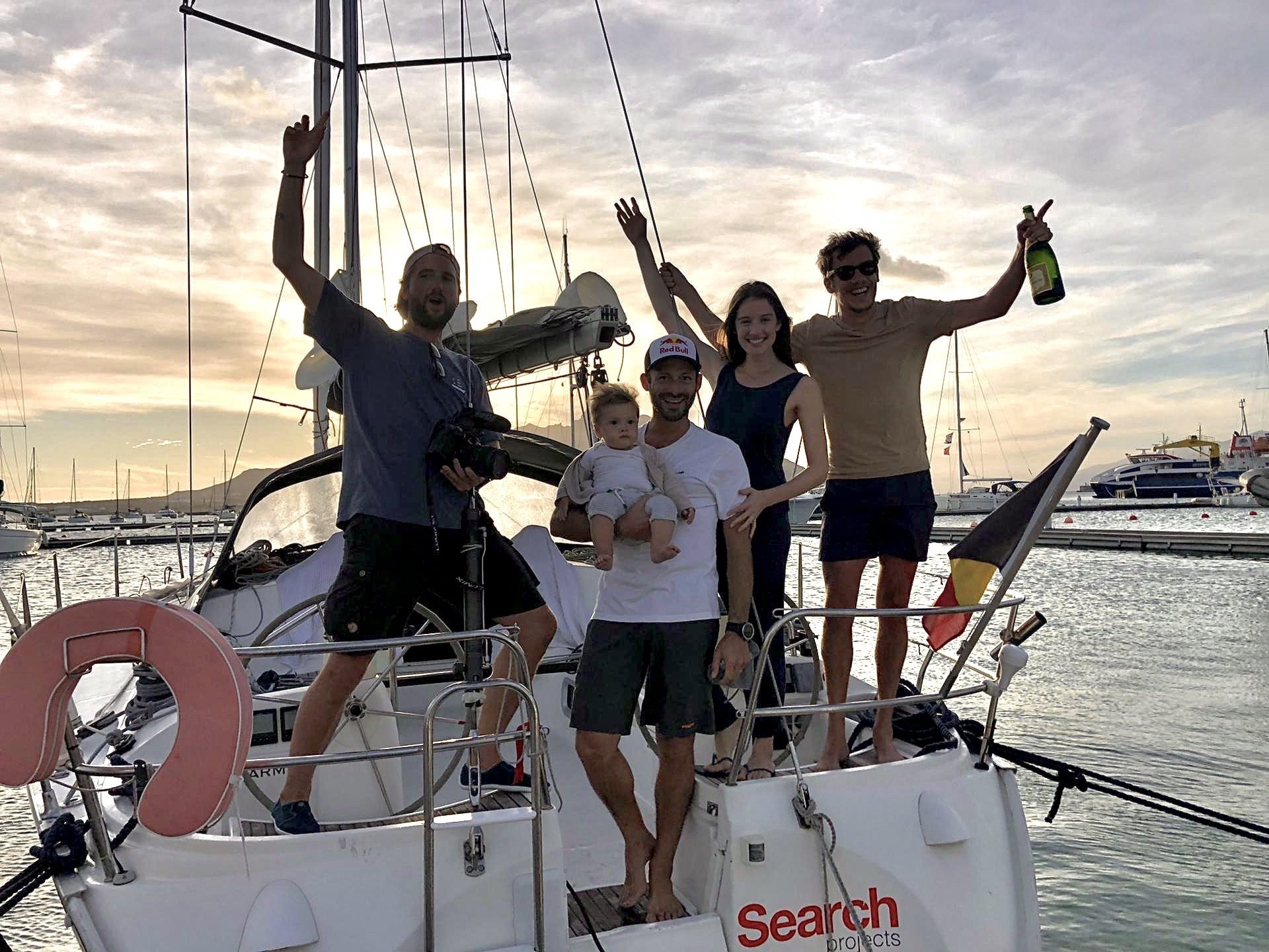 Amis de Tom de Dorlodot sur son bateau. Bateau-stop
