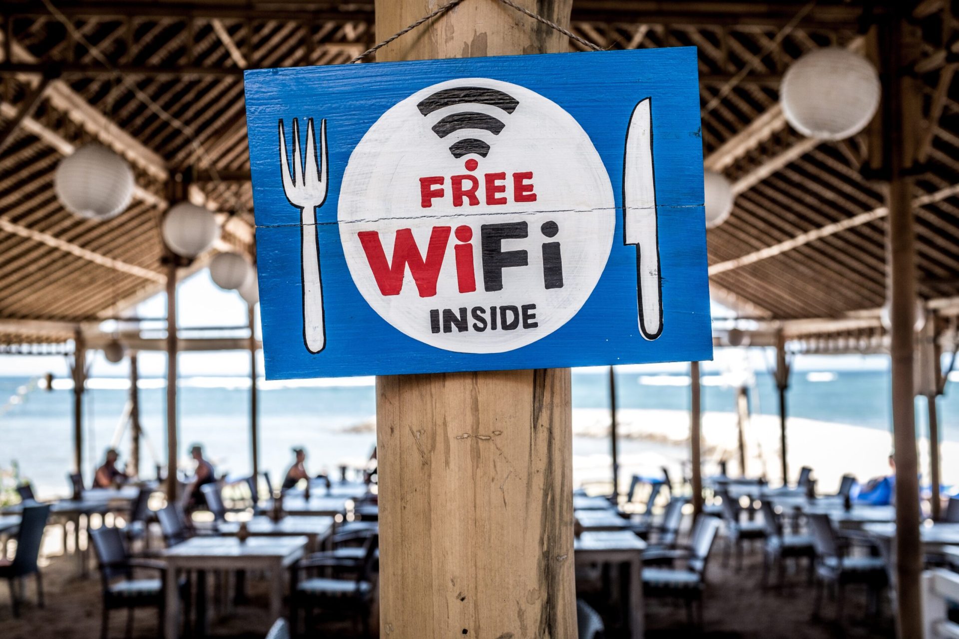 endroit public avec accès WiFi